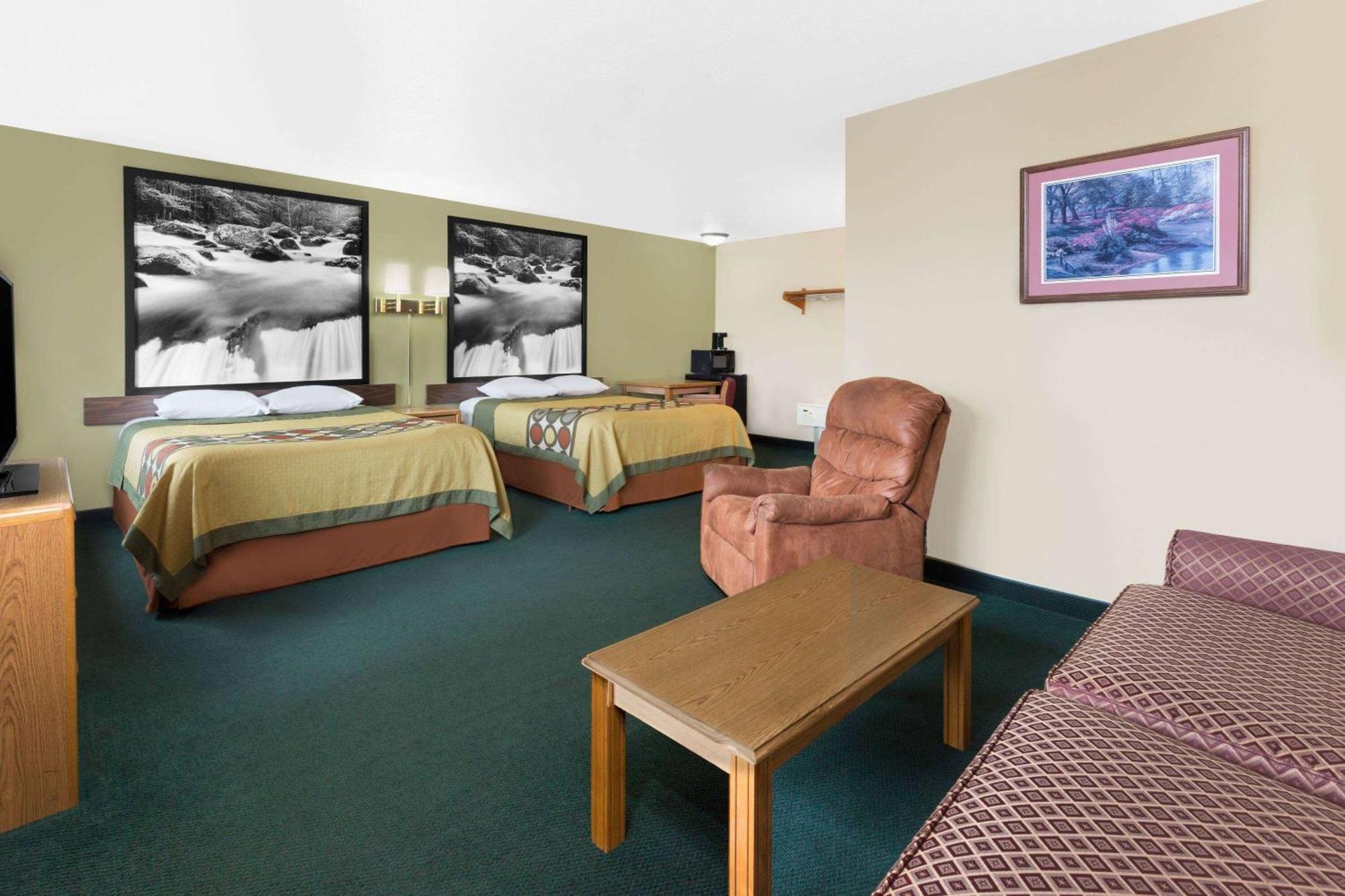 Super 8 By Wyndham Motel 2*