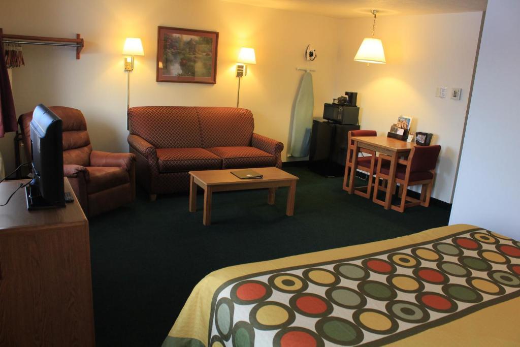 Super 8 By Wyndham Motel