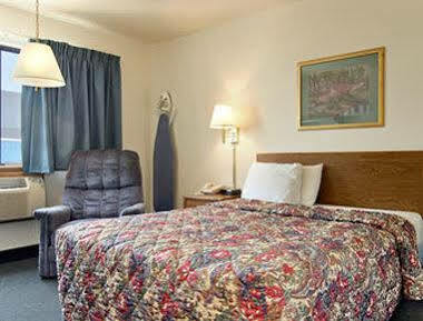 Super 8 By Wyndham Motel